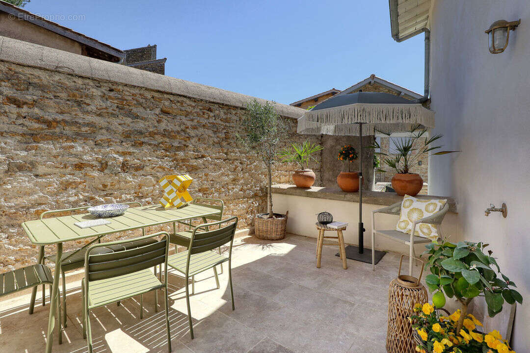 Maison à SAINT-CYR-AU-MONT-D'OR