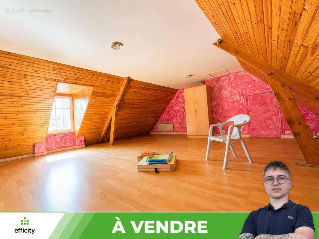 Maison 143 m² à Descartes  - photo 7