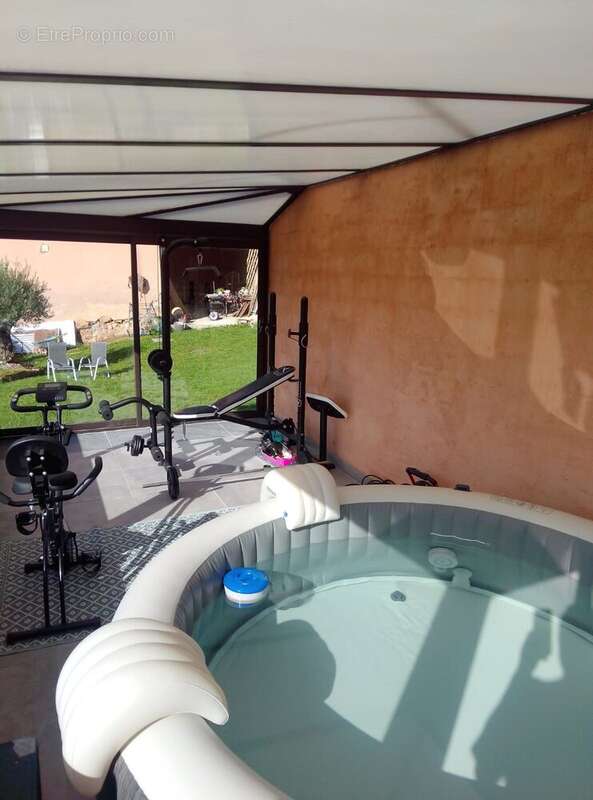 Maison à SAINT-IGNY-DE-VERS