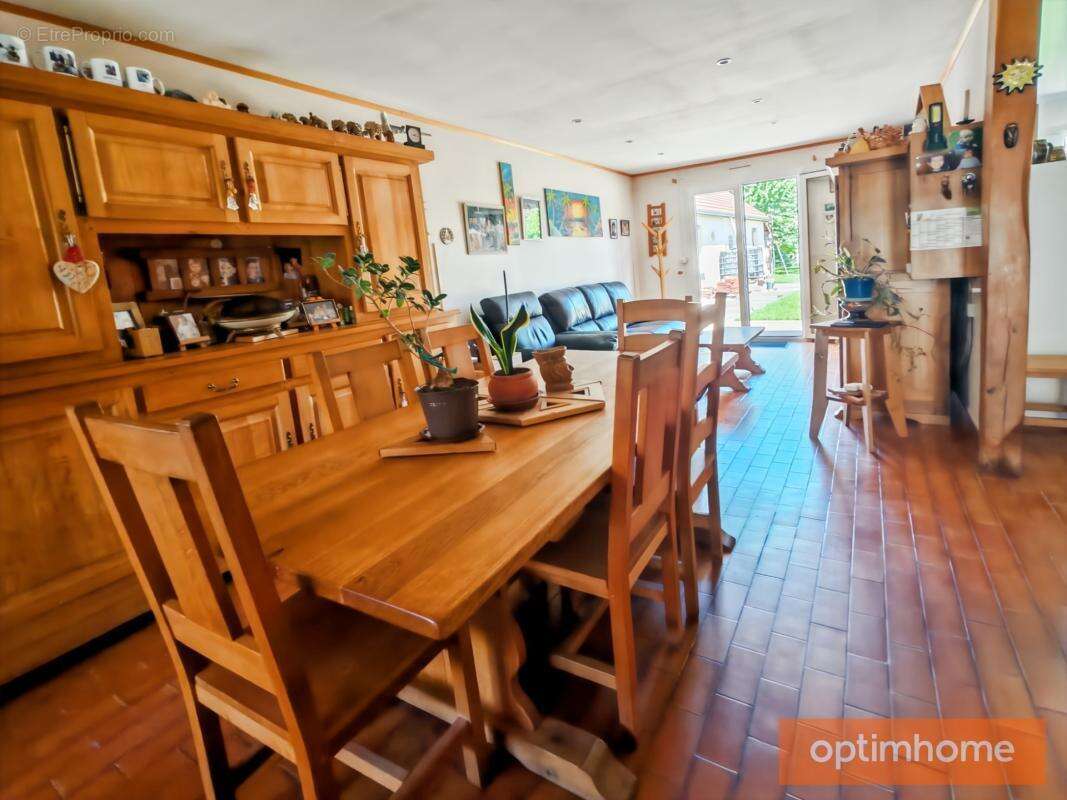 Mouy – maison de plain-pied rénovée – 4 chambres – 1 634 m² de terrain – dépendances - photo 3
