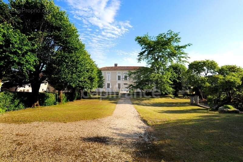 Propriete à vendre 8 pièces COGNAC (16) - photo 20
