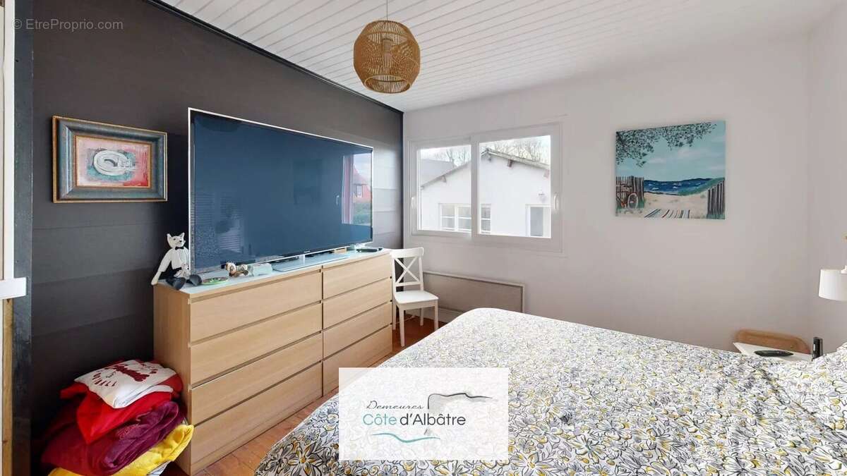 Maison à SOTTEVILLE-SUR-MER