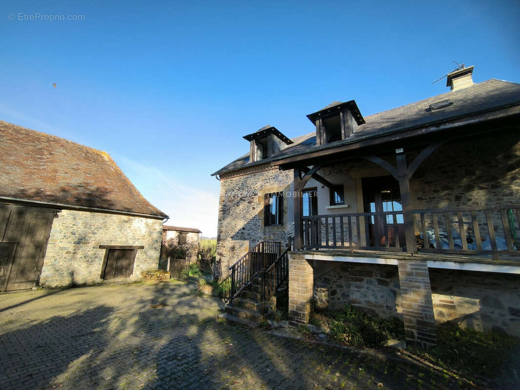 Maison à SAVIGNAC-LEDRIER