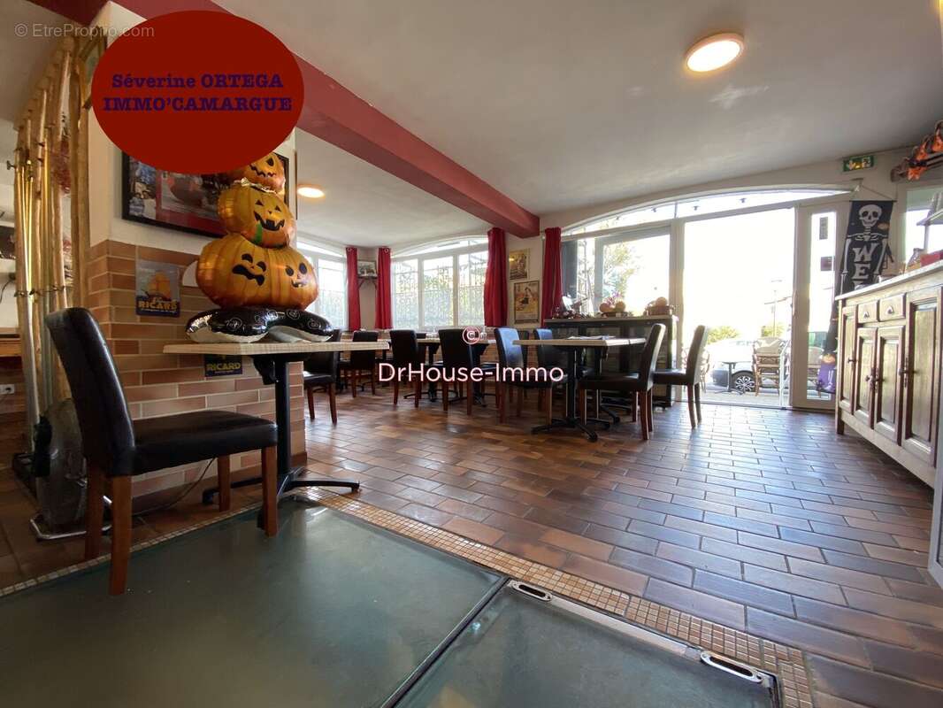 Commerce à SAINTES-MARIES-DE-LA-MER