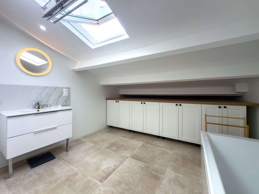Appartement à LA LONDE-LES-MAURES