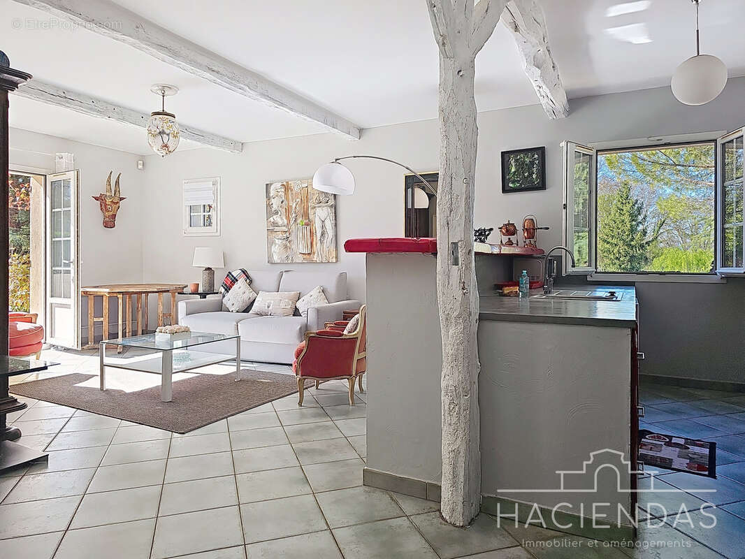 Maison à MEYRARGUES