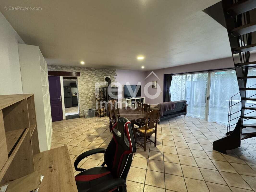 Maison à BAZOUGES-SUR-LE-LOIR