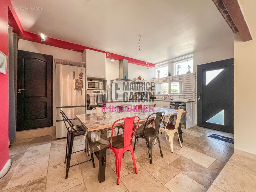 Maison 128 m² à Saint-Didier  - photo 4