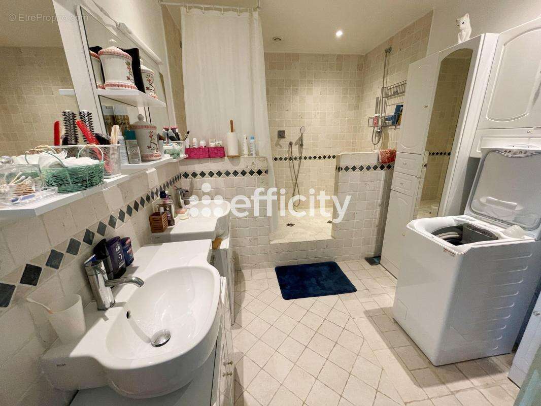 Appartement à LE MUY