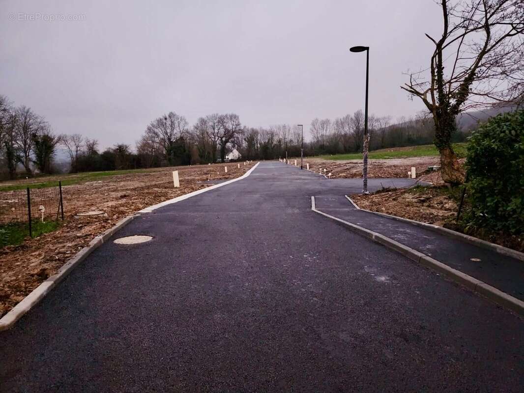 Terrain à LE BREUIL-EN-AUGE