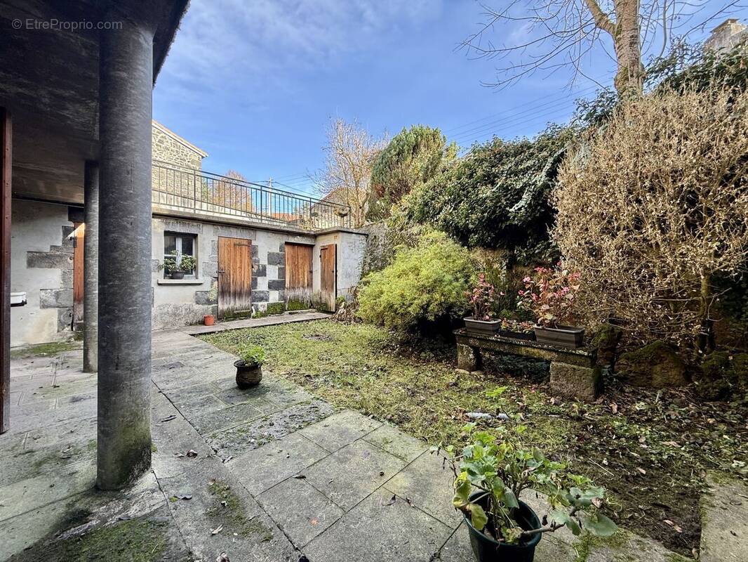 Maison à PONTGIBAUD