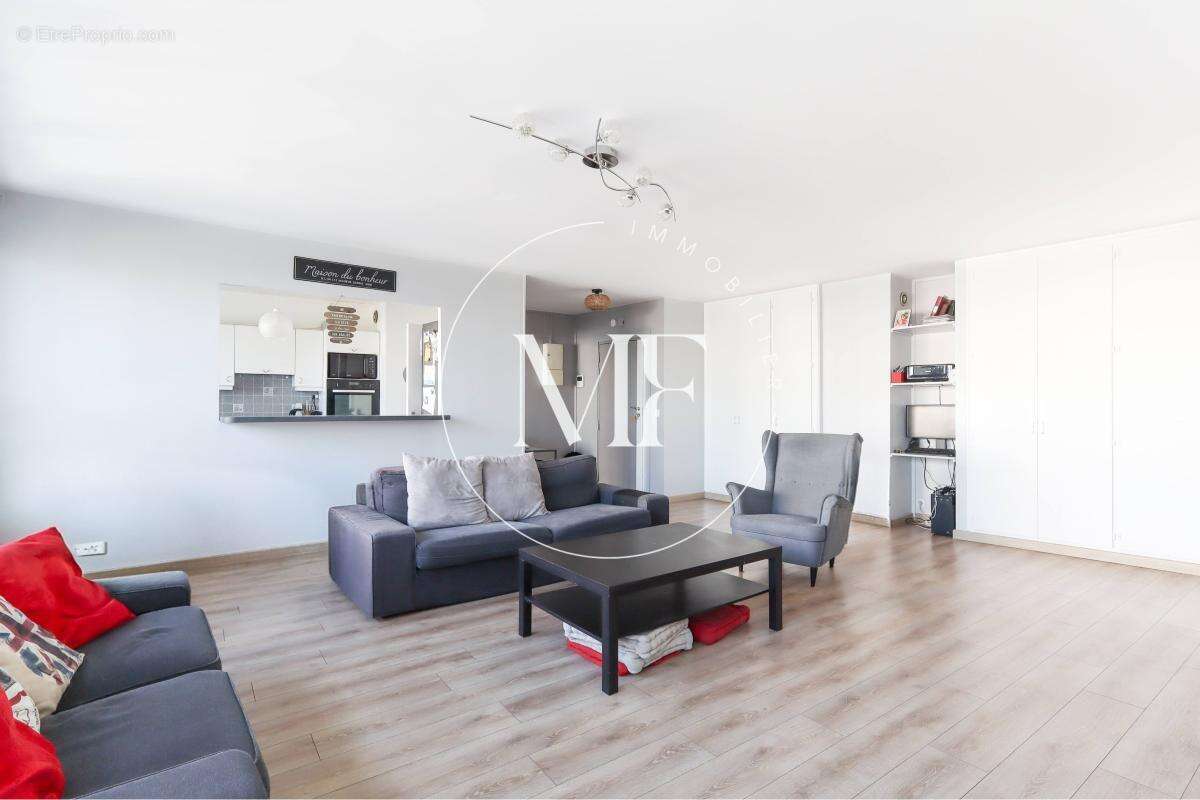 Appartement à COURBEVOIE