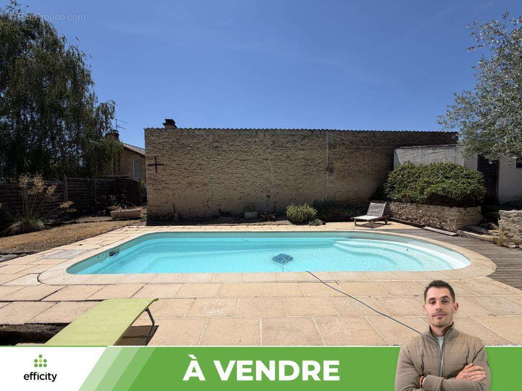 Maison 175 m² à Gizay  - photo 4