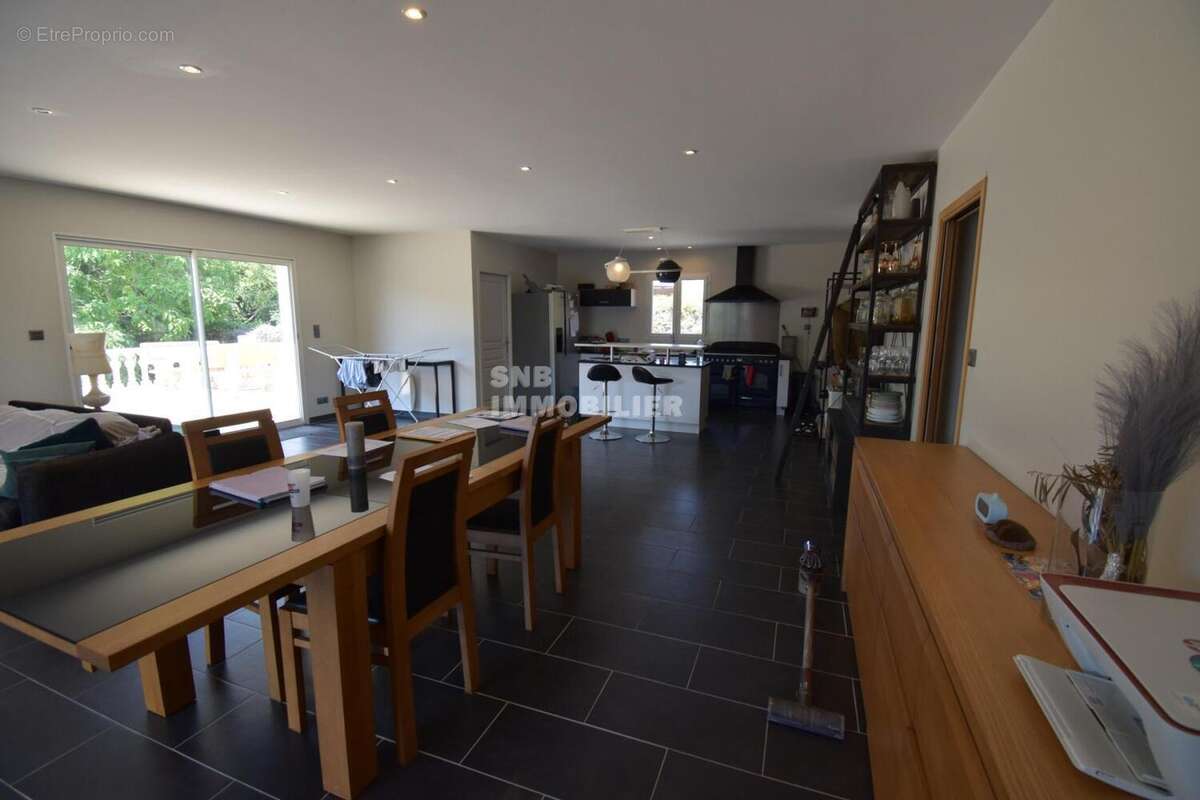 Pavillon plain pied 3 chambres 2 garages - photo 6