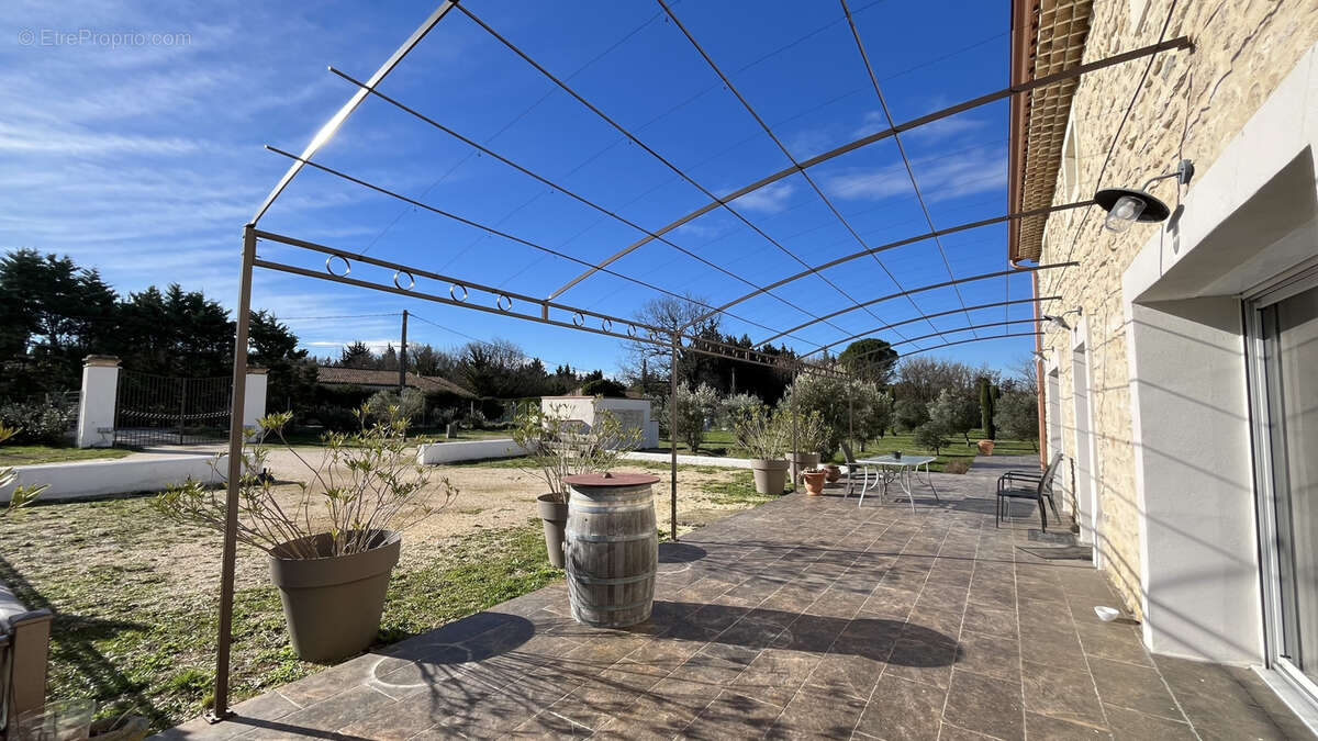 Maison à PERNES-LES-FONTAINES