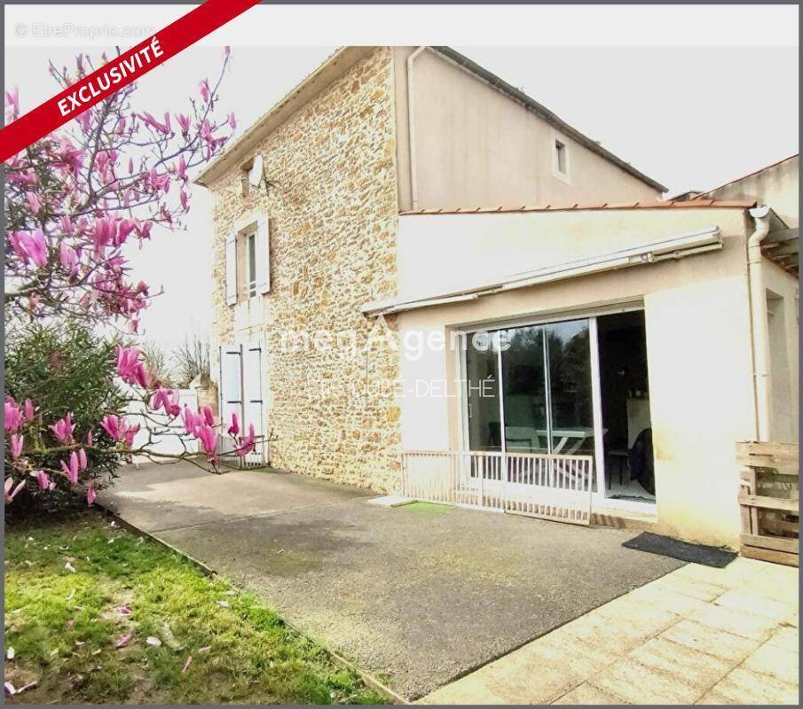 Maison à MOUTIERS-SUR-LE-LAY