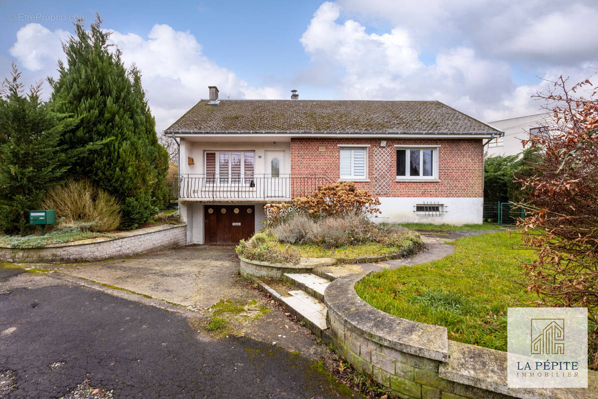 Maison à AULNOYE-AYMERIES