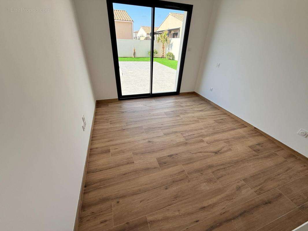 Maison à GINESTAS