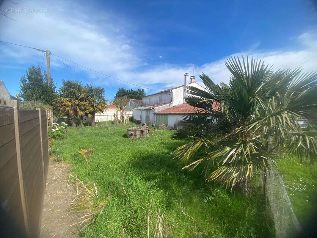 Maison à LA GRIPPERIE-SAINT-SYMPHORIEN