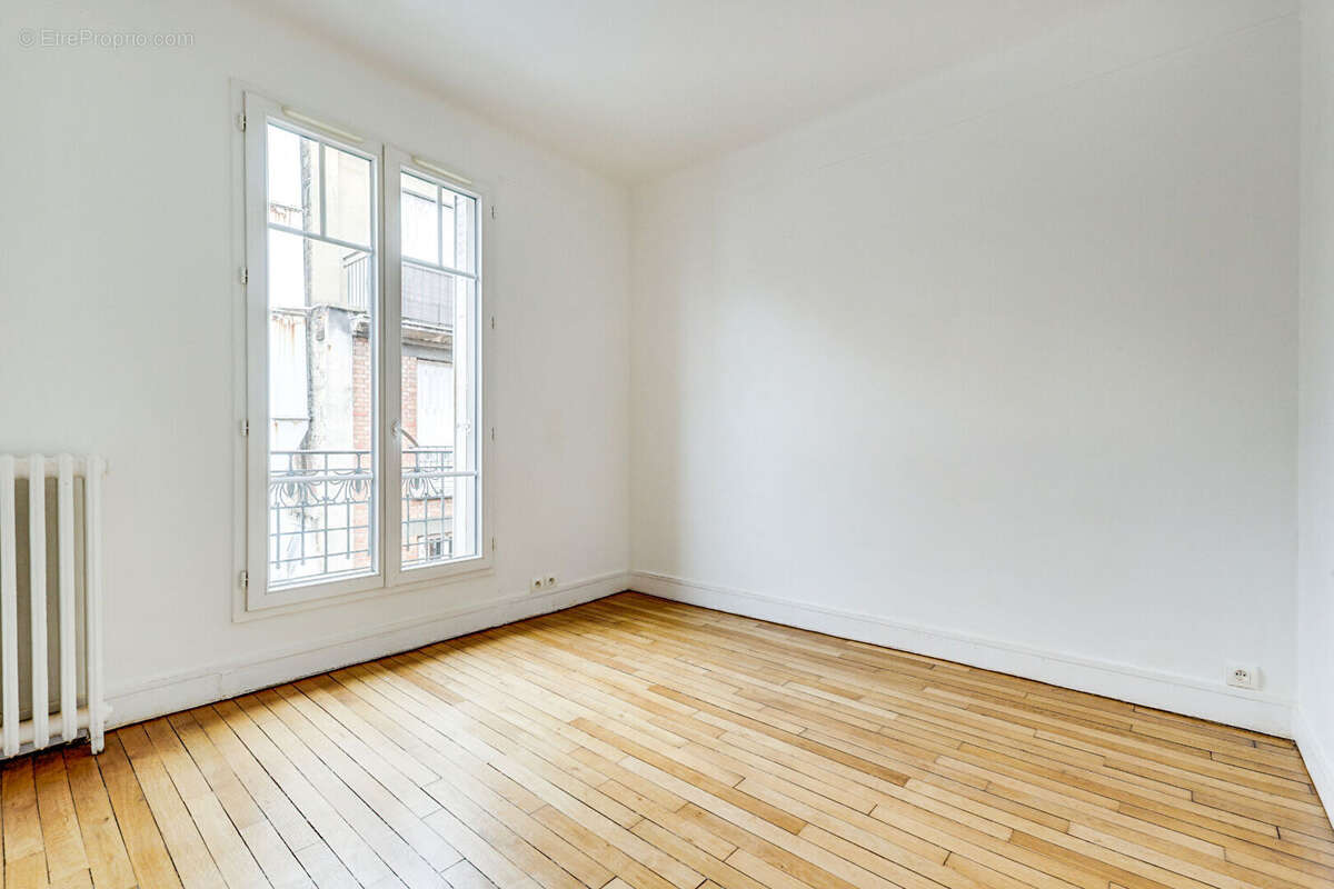 Appartement à PARIS-14E