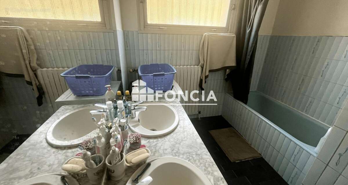 Appartement à VIZILLE