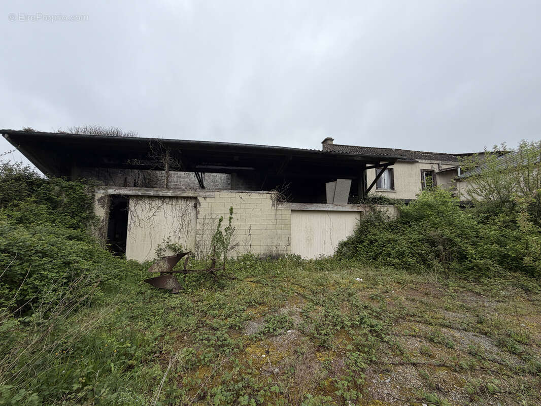Maison à LOUVIGNE-DU-DESERT