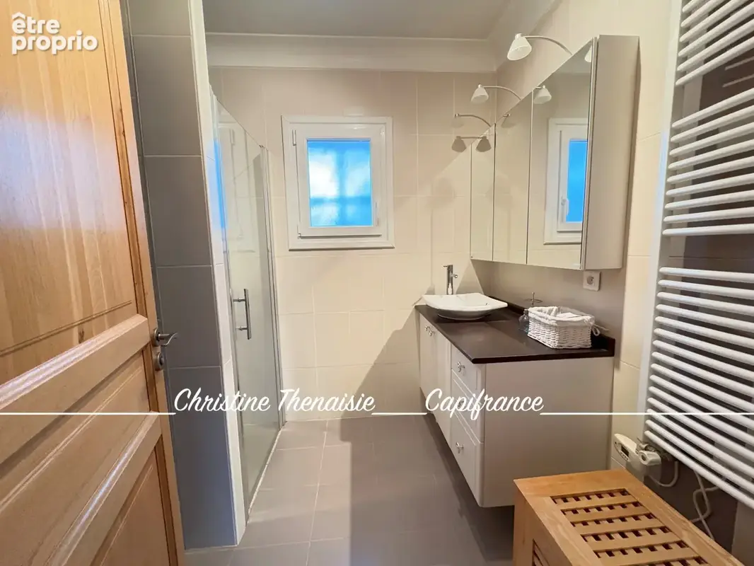 Maison à vendre sur un terrain de 2000 m2 - 4 chambres - Bureau - 3 salles d'eau - 3 wc - Dépendance de 110 m2 et garages LA GAR - photo 15