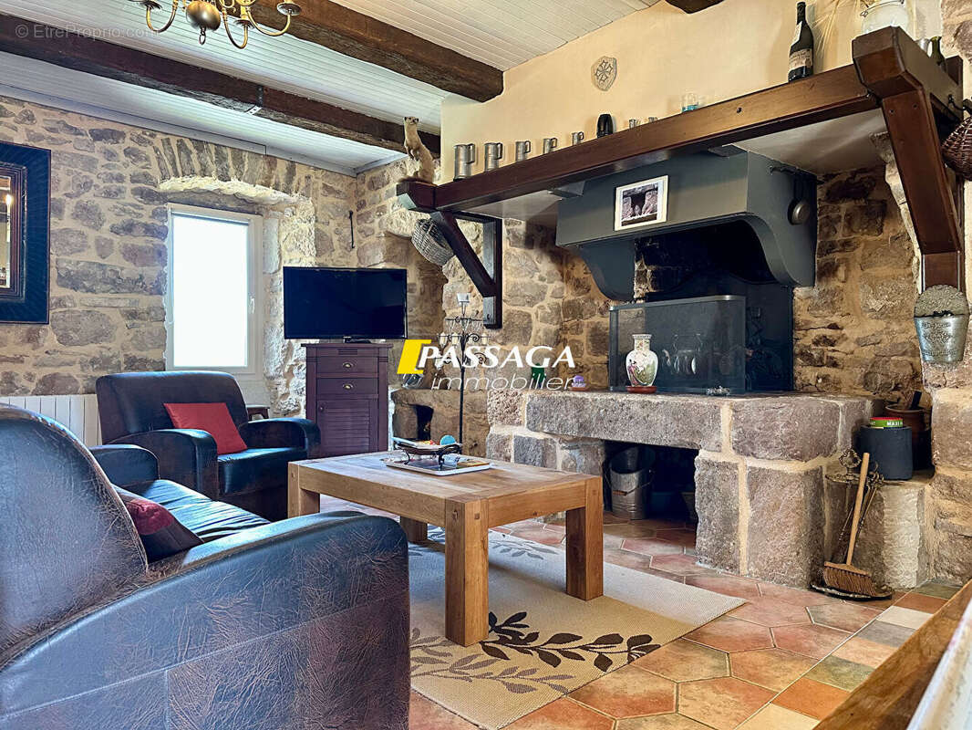 Maison à SEVERAC-LE-CHATEAU