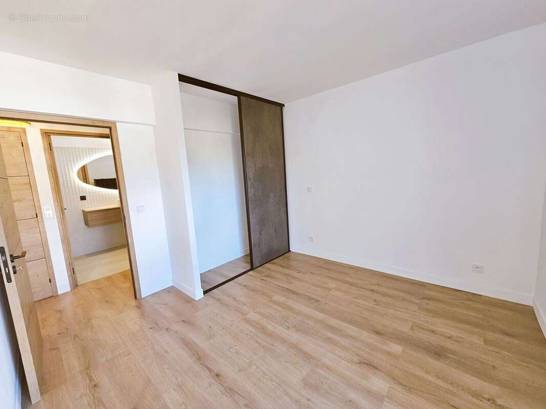 Appartement à MOUGINS