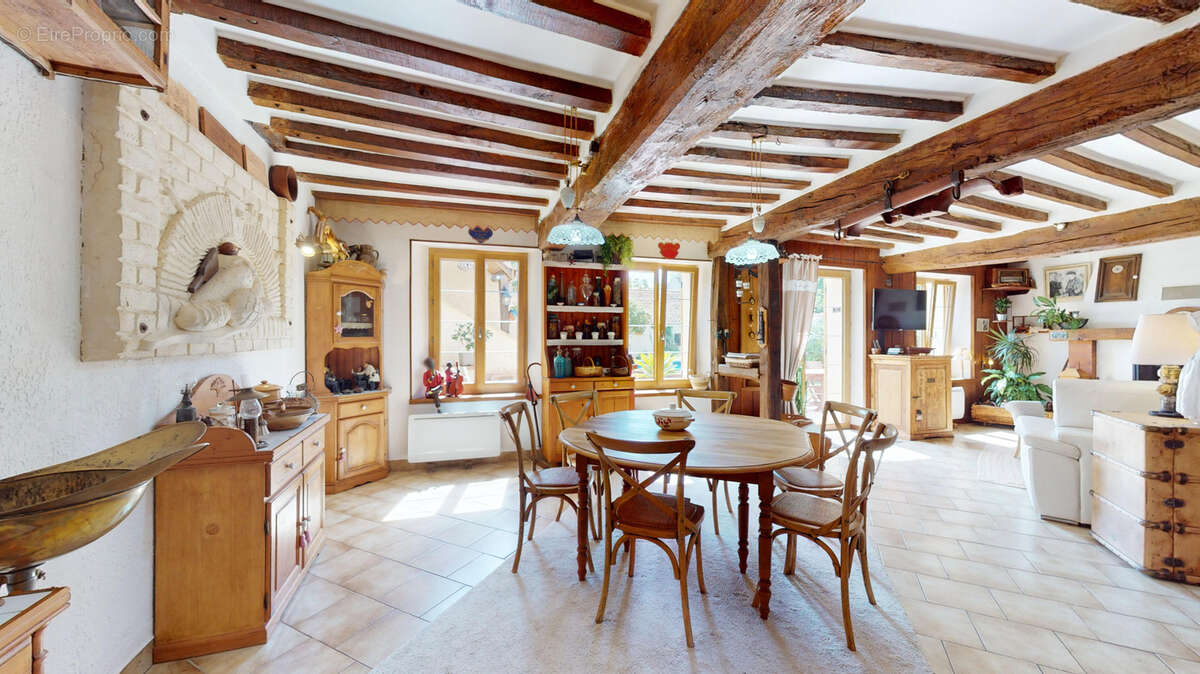 Maison à PONT-SUR-YONNE