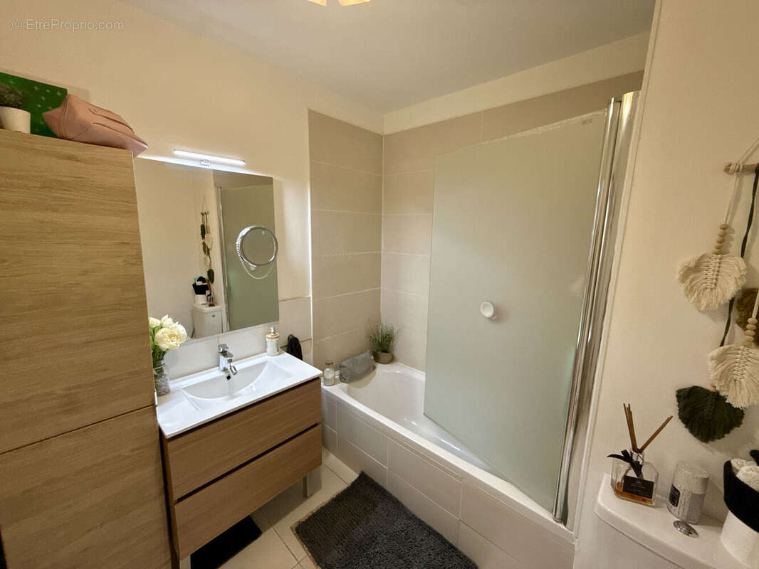 Appartement 63 m² à Saint-Laurent-Du-Var  - photo 9