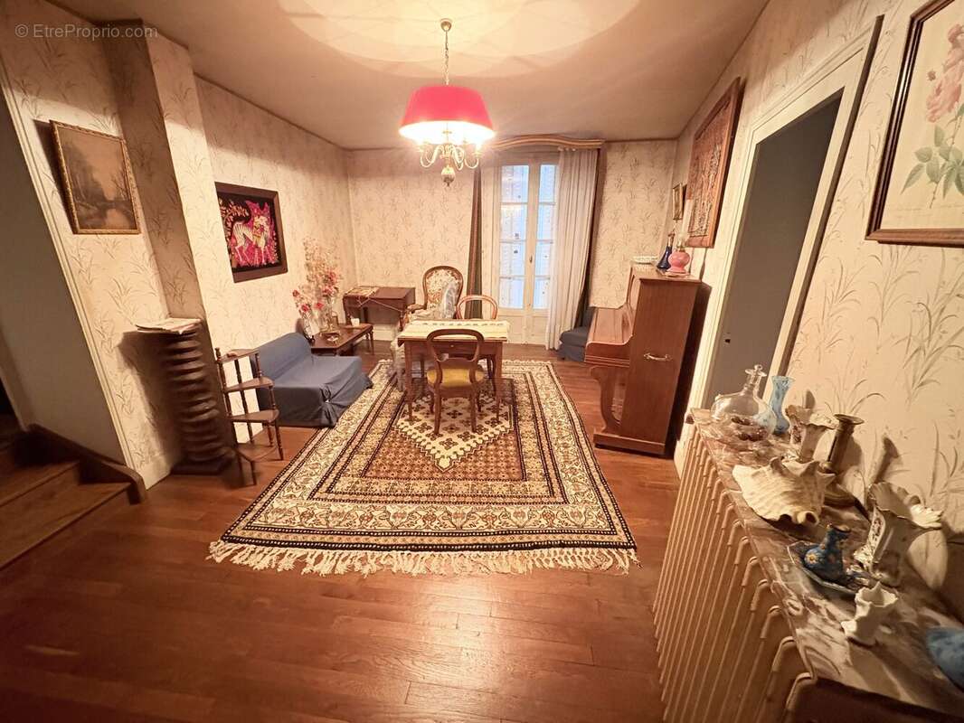 Maison à JAMBLES