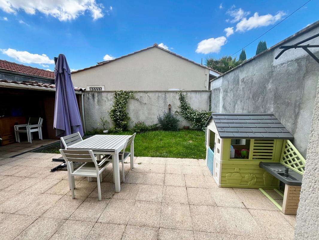 Bas Cenon, proche commodités, familiale récente 3 chambres, jardin et garage - photo 4