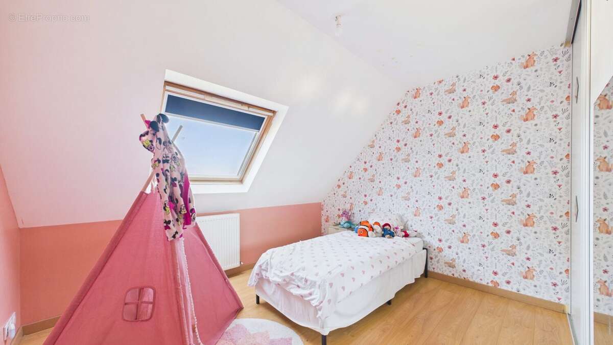 Maison 142 m² à Guiclan  - photo 7