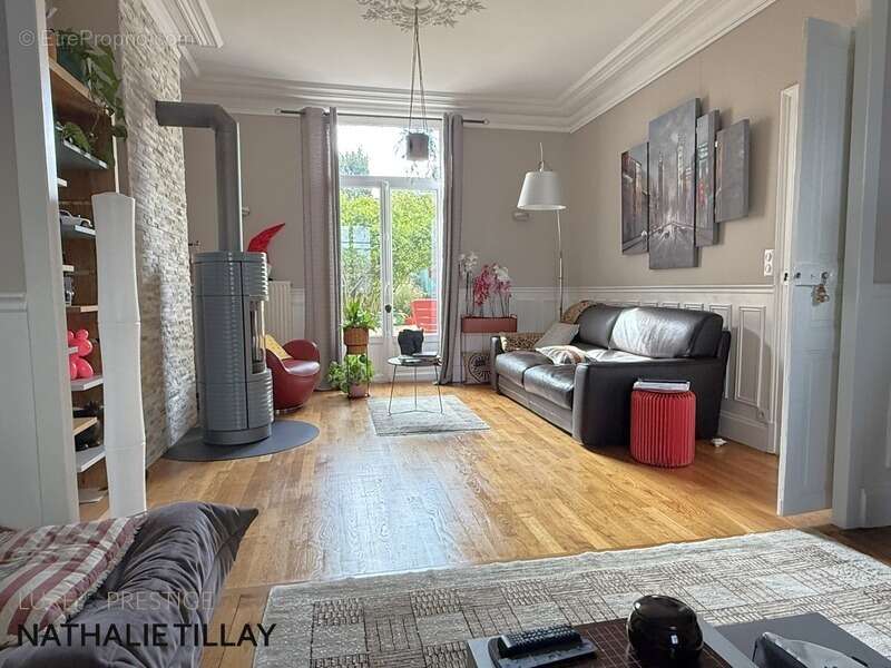 Orléans Dunois, maison bourgeoise à vendre, grand jardin et stationnements, parcelle 457 m² - photo 8