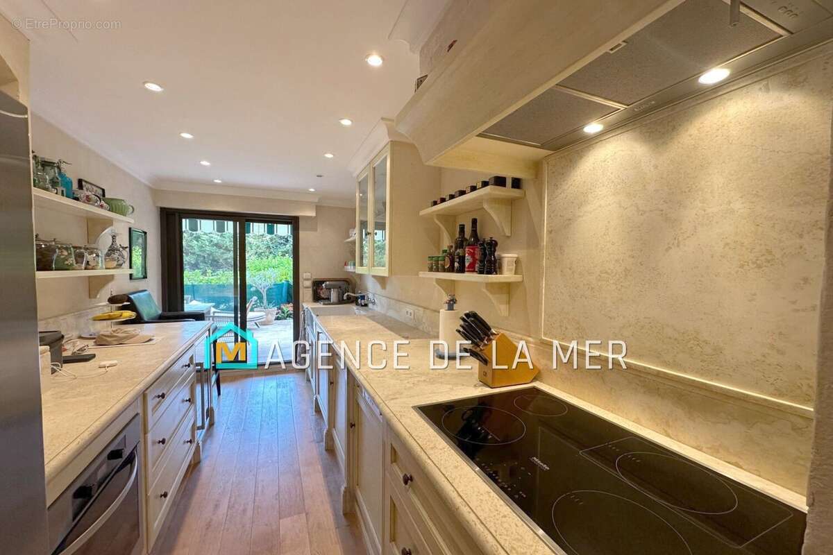 Appartement à MANDELIEU-LA-NAPOULE