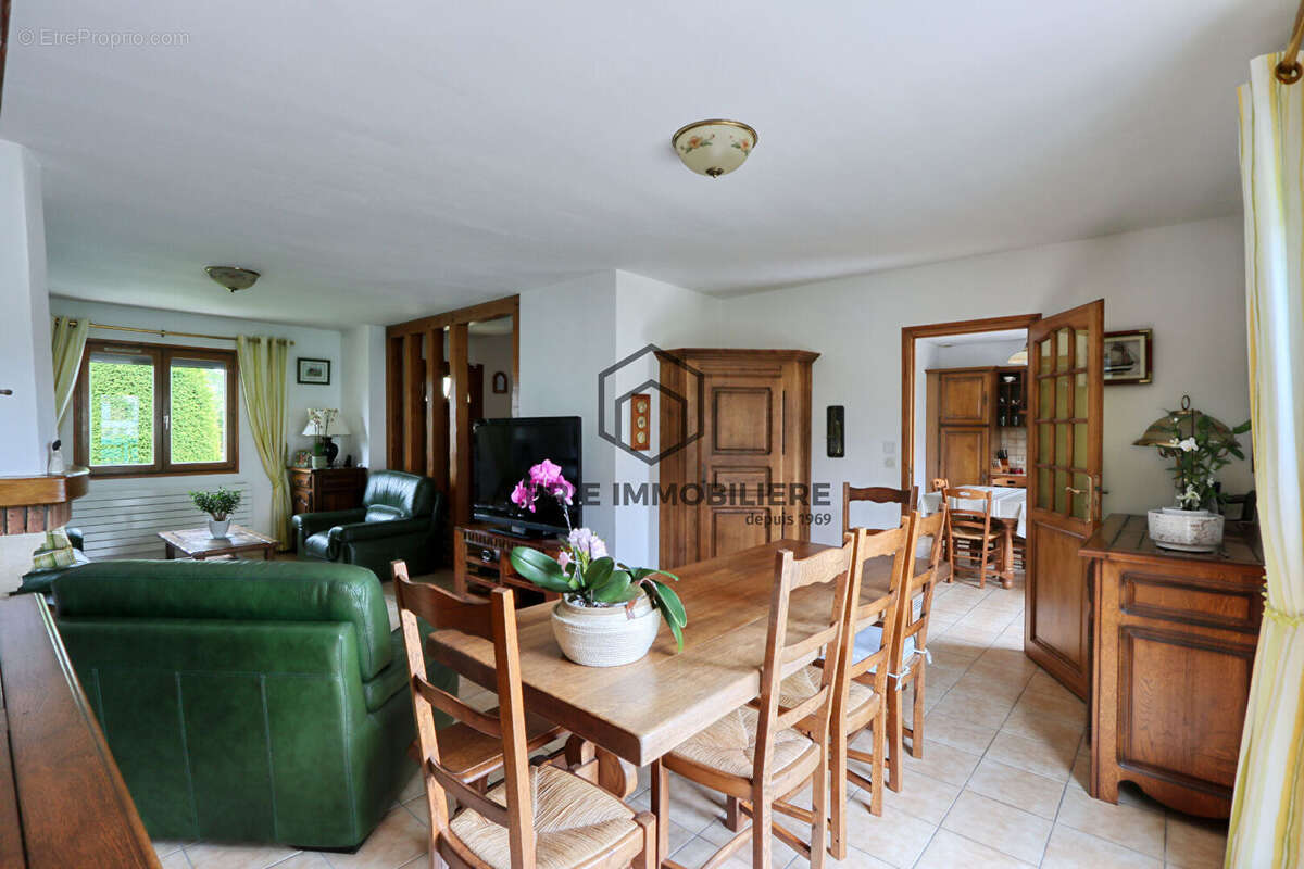 Maison à VILLECRESNES