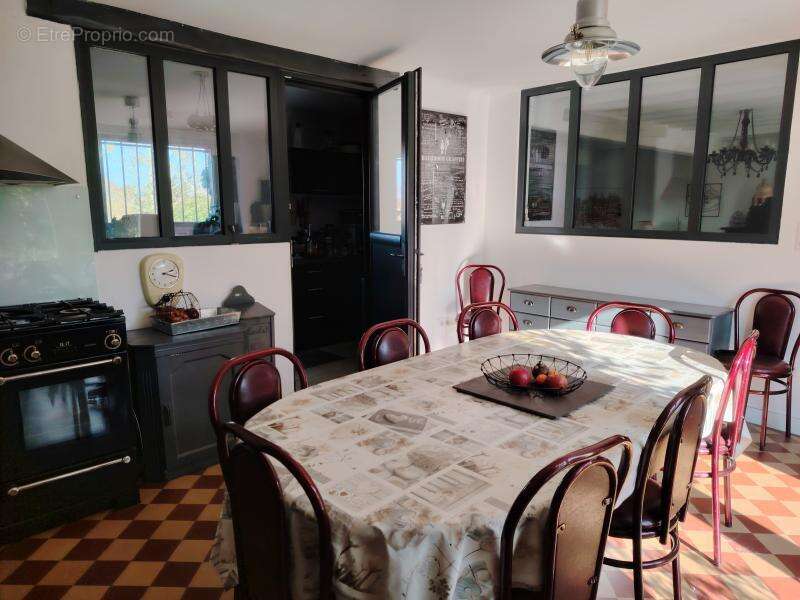 Maison à DAMPIERRE-SUR-AVRE