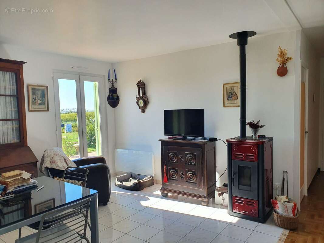 Maison à CHENAC-SAINT-SEURIN-D&#039;UZET