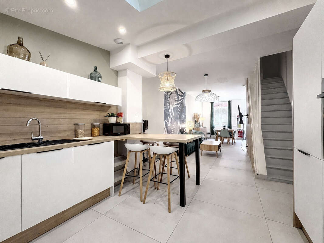 Maison de ville entièrement rénovée   94 m2   4 chambres avec salle d'eau   Croix - photo 5