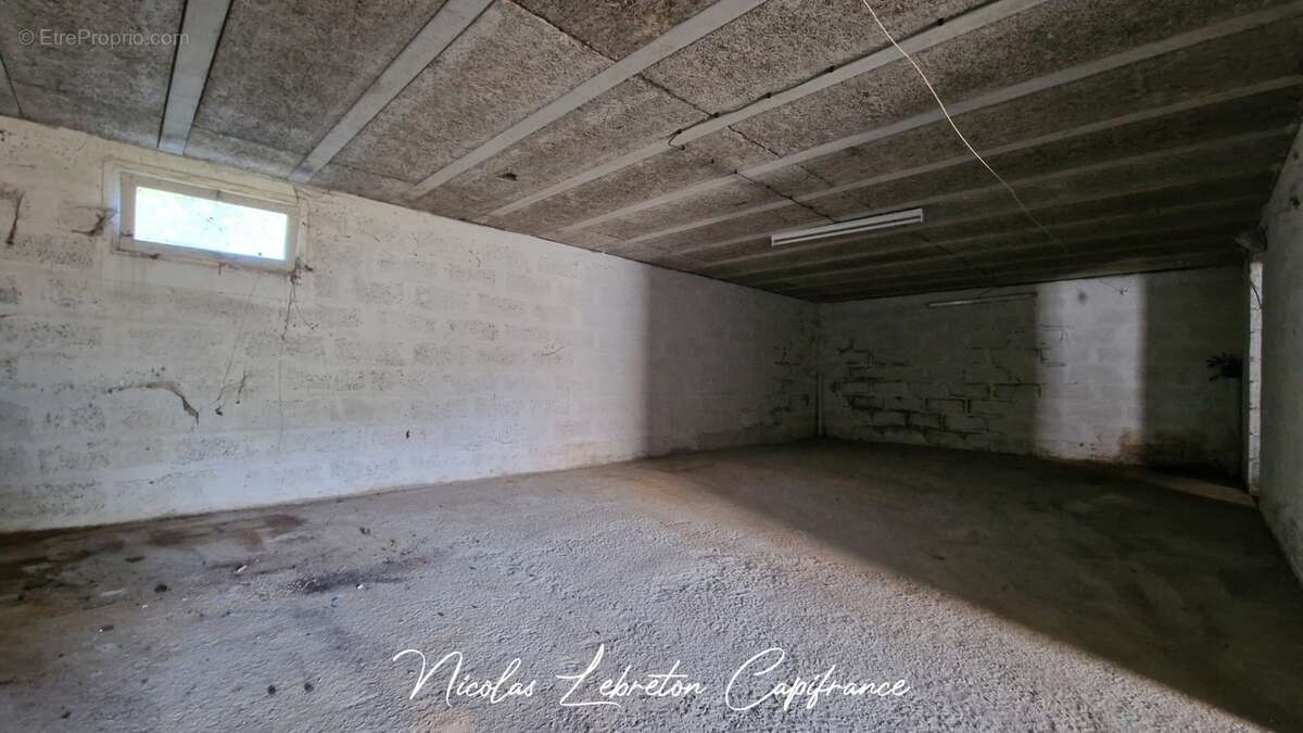 Athis de l'Orne – Pavillon de plain-pied avec sous-sol complet et beau potentiel ! - photo 17