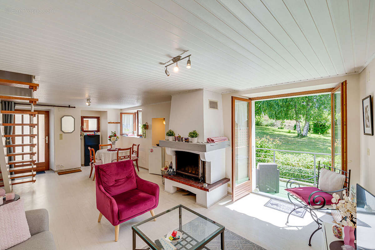 Maison Lugrin 6 pièces 99.75 m² avec jardin dans un secteur très calme. - photo 3