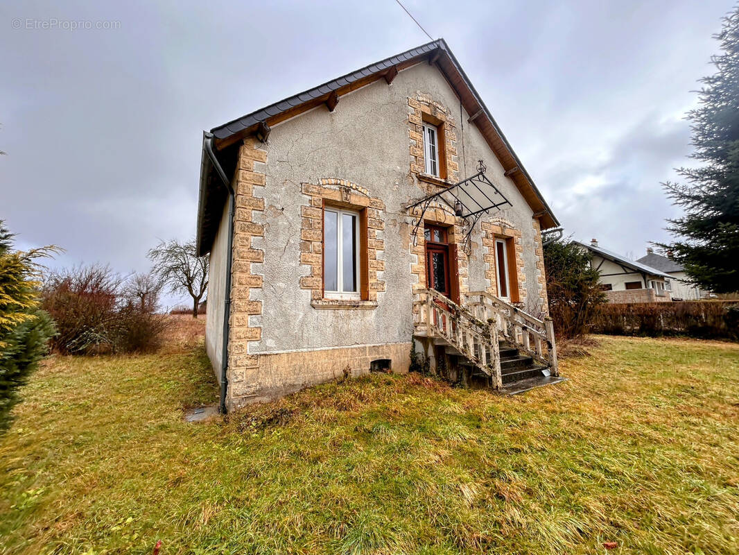 Maison à MERLINES