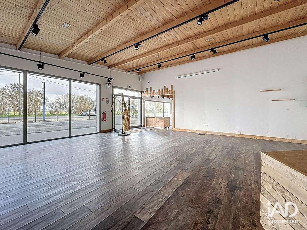 Photo 2 - Commerce à CHARRON