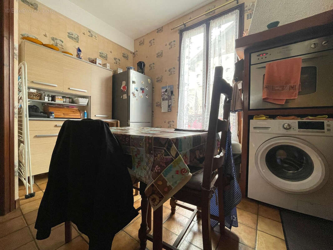 Appartement à LES PAVILLONS-SOUS-BOIS