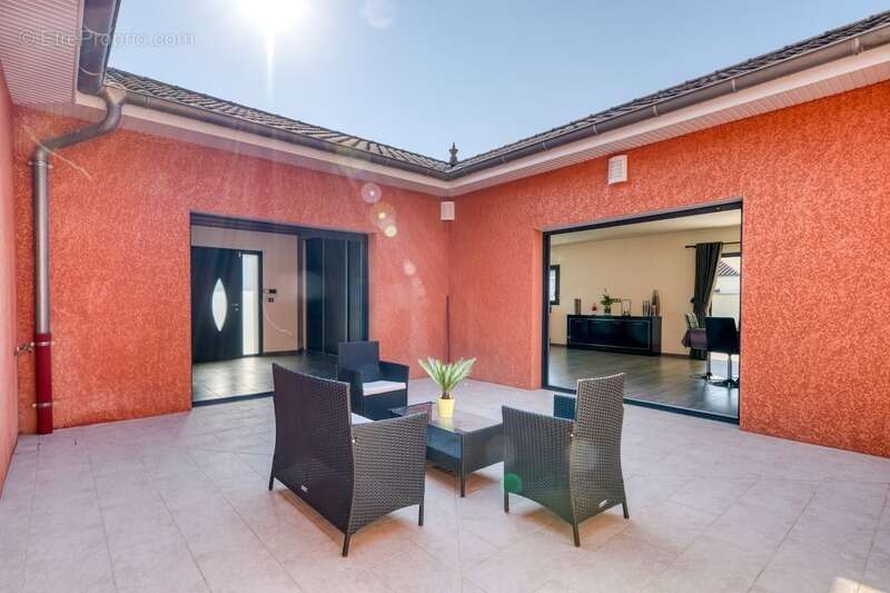 Maison à SAINT-JEAN-DE-THURIGNEUX