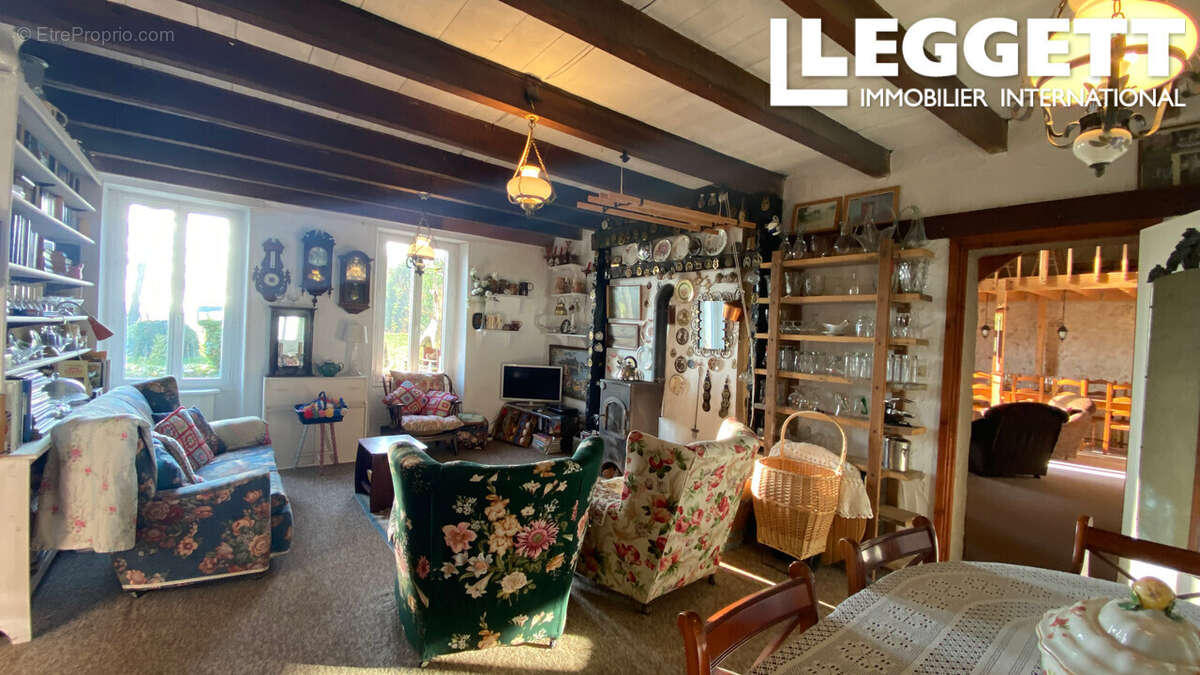 Charmante ferme de 4 chambres avec grande grange et vue fabuleuse sur la campagne - photo 7