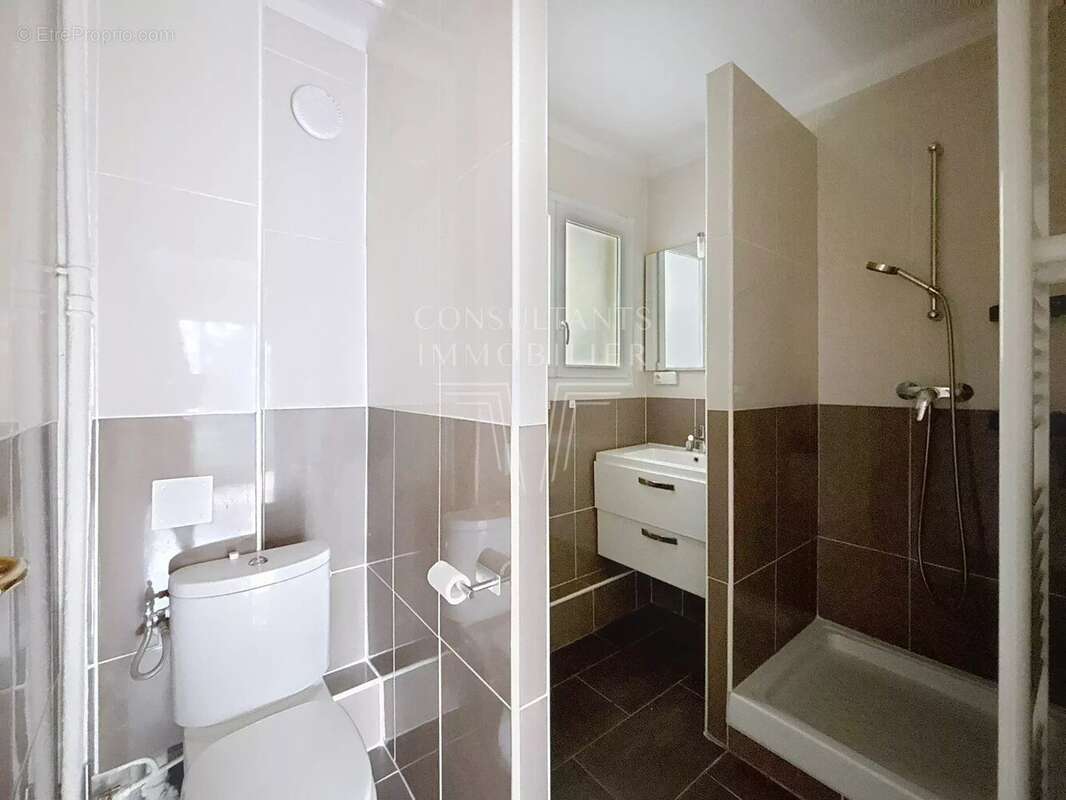 Appartement à NEUILLY-SUR-SEINE