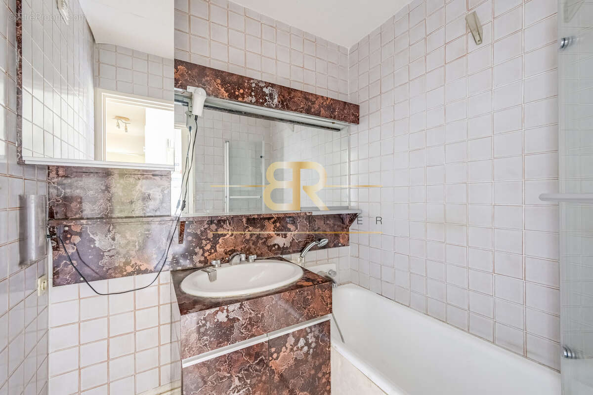 Appartement traversant de 3 pièces avec balcon, ascenseur et parking - photo 12
