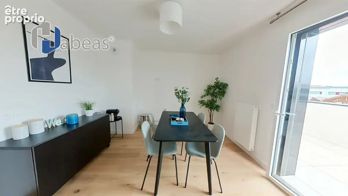 Élégant T3 Duplex avec 2 Loggias à Villeurbanne - photo 8